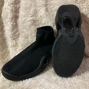 Nike sock sneakers with air bubble soles 6Y